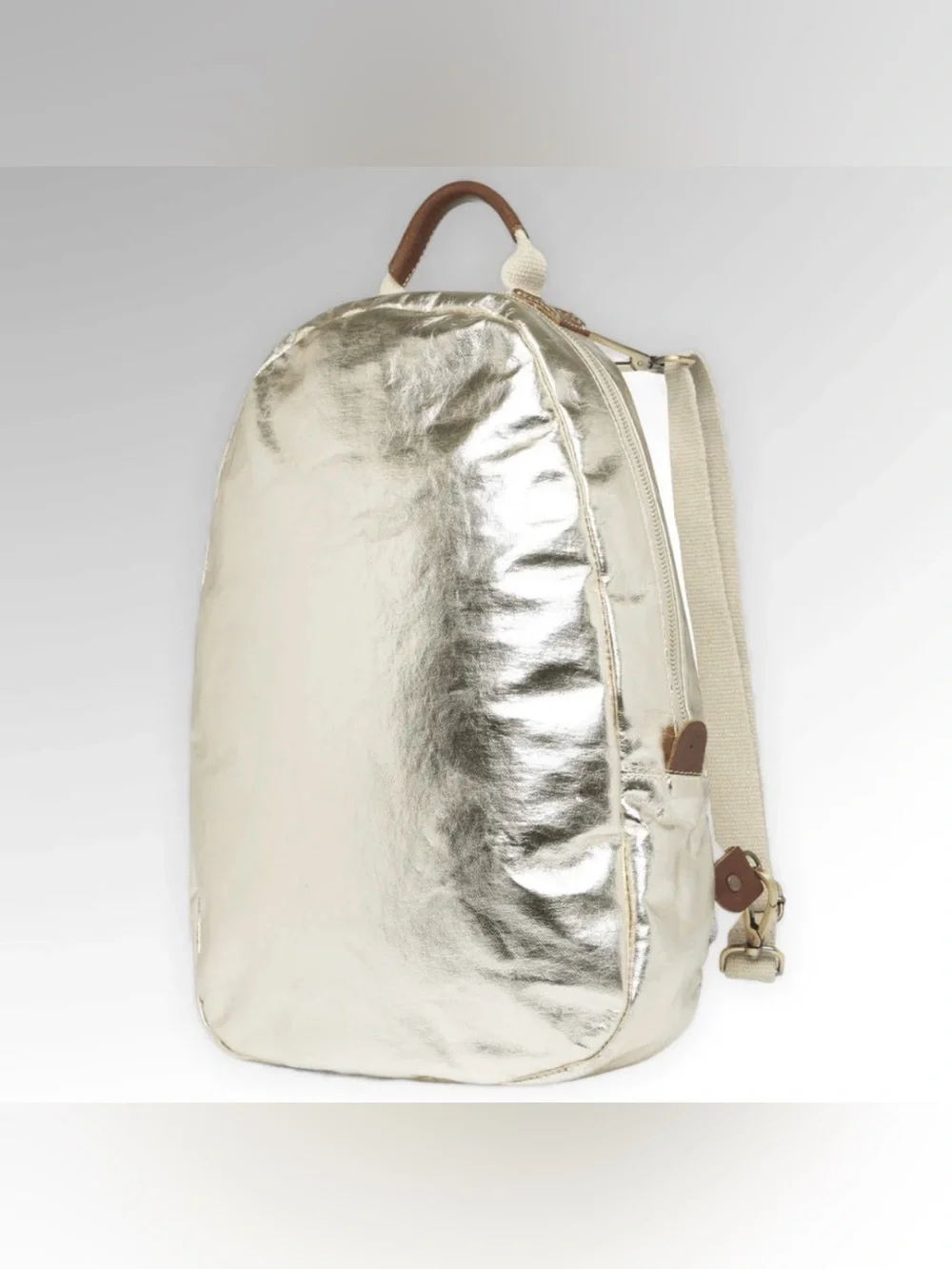 UASHMAMA Memmo Metallic Silver Backpack – Used/Fair Condition